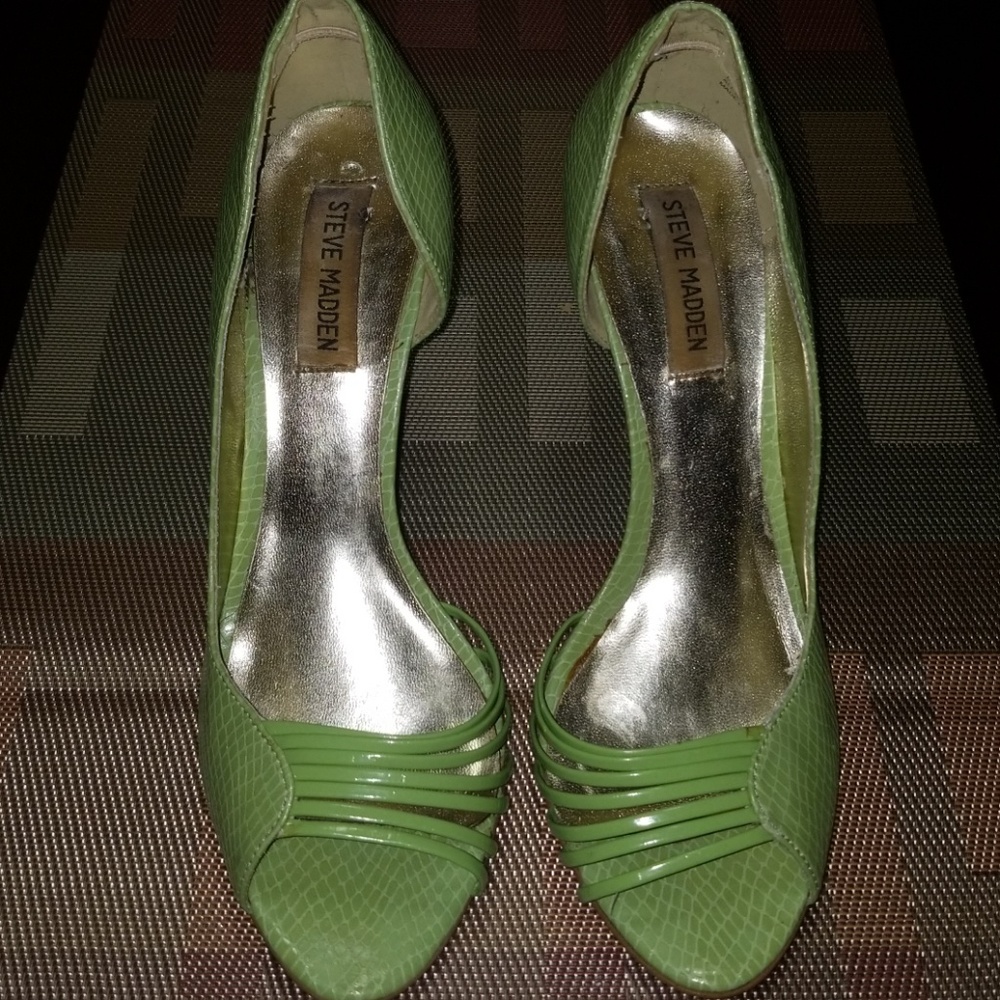 Steve Madden Green Peep-Toe Sandals